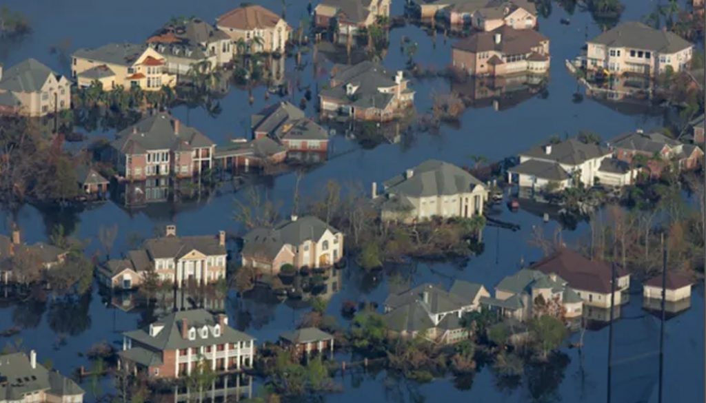 Centro de New Orleans luego de la inundaci+on por el huracan katrina 2005